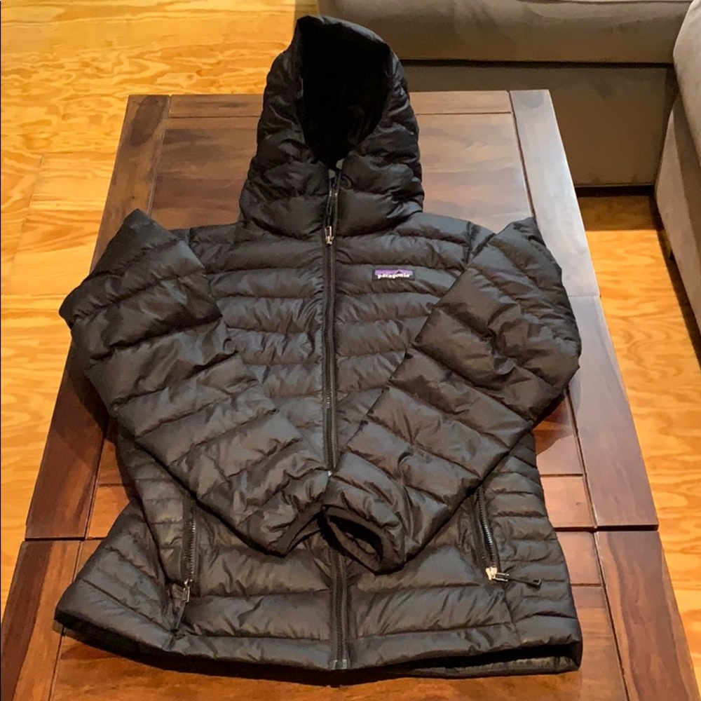 Patagonia W’s down sweater hoodie in XS